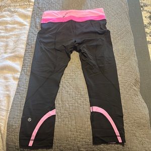 Lululemon size 6 cropped leggings black/pink